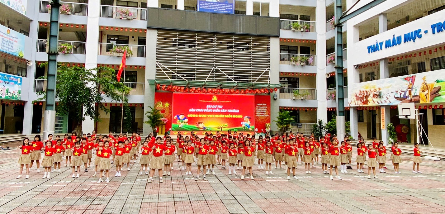 A group of people in uniform
Description automatically generated