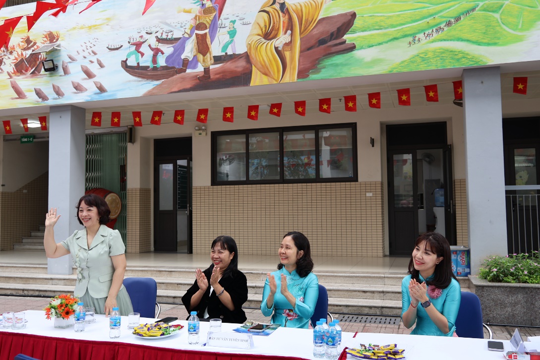 C:\Users\Admin\Desktop\Ảnh đón mầm non\IMG_2425.JPG