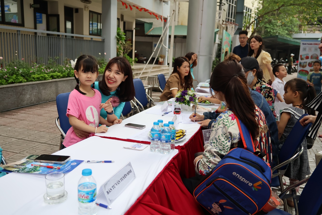 C:\Users\Admin\Desktop\Ảnh đón mầm non\IMG_2408.JPG