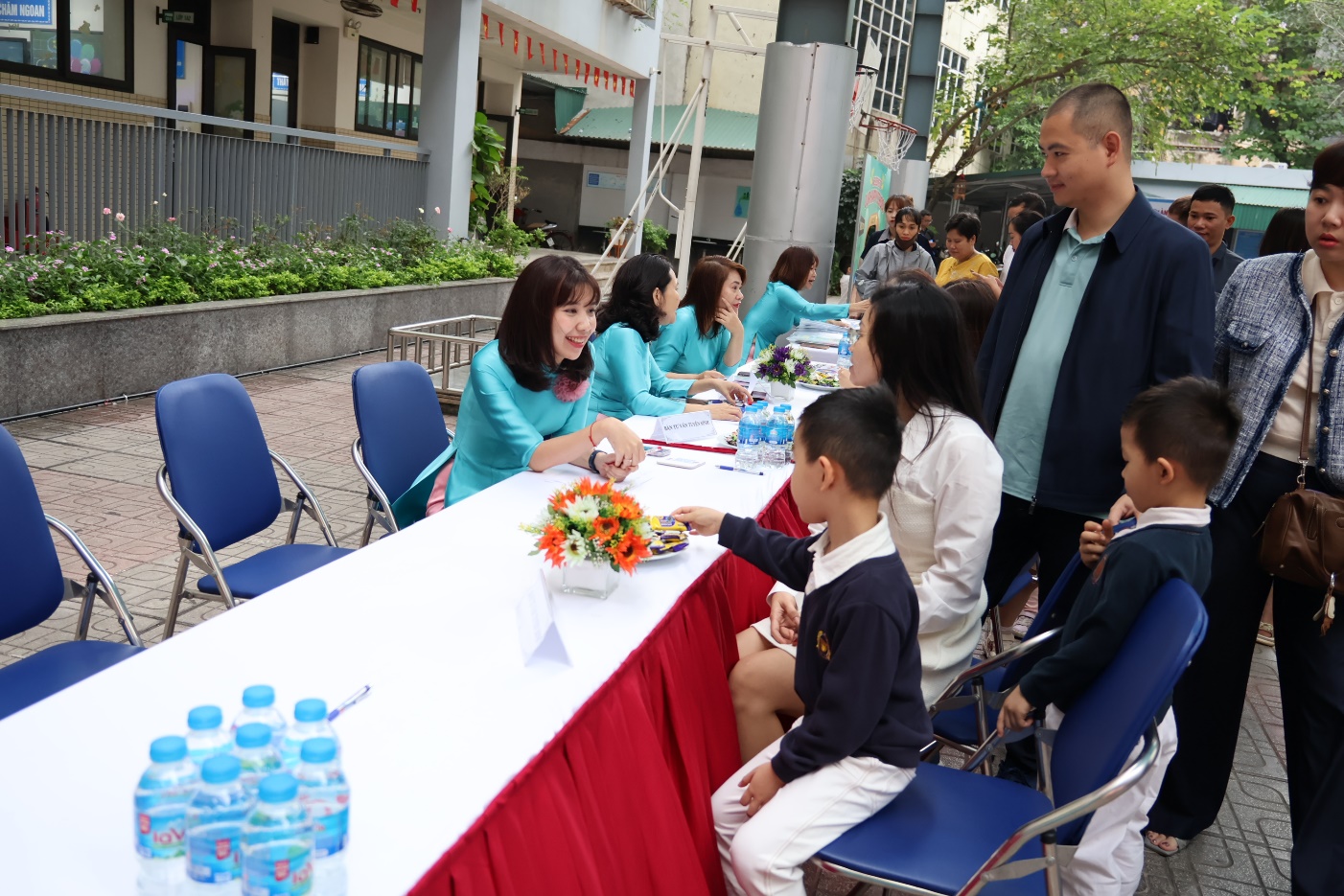 C:\Users\Admin\Desktop\Ảnh đón mầm non\IMG_2383.JPG